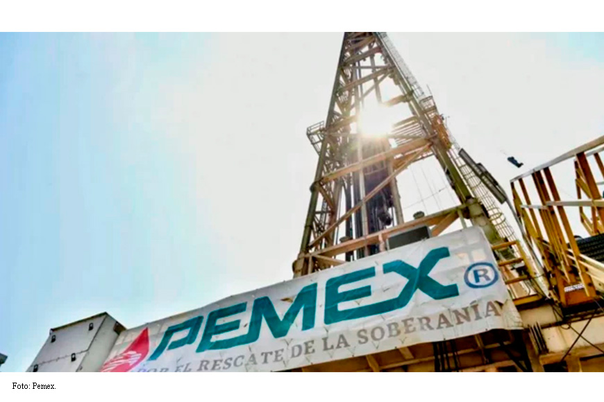 Gobierno planea absorber hasta 40,000 mdd de deuda de Pemex: Bloomberg